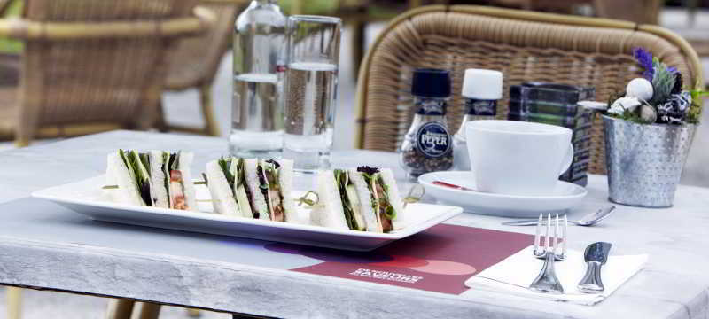Campanile & Restaurant Hotel